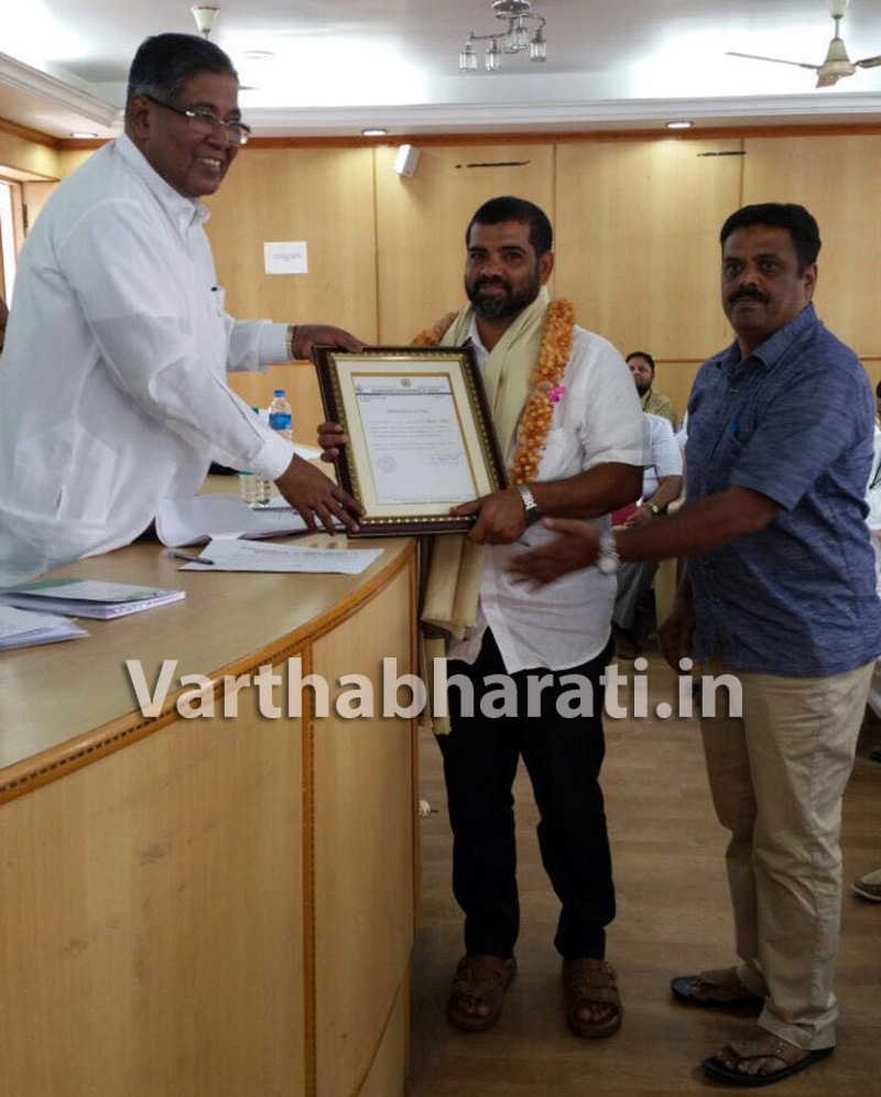 ಉಡುಪಿ ಜಿಲ್ಲಾ ವಕ್ಫ್ ಸರ್ವೆ: ನಕ್ವ ಯಹ್ಯಾ ಅವರಿಗೆ ಅಭಿನಂದನಾ ಪತ್ರ